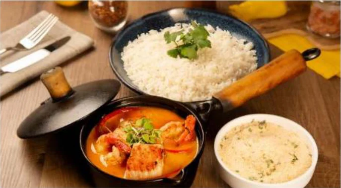 Moqueca baiana com camarão e peixe branco — Loboteco